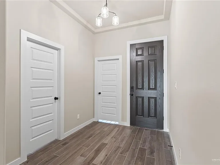 4809 S Markland Ave — Photo 8