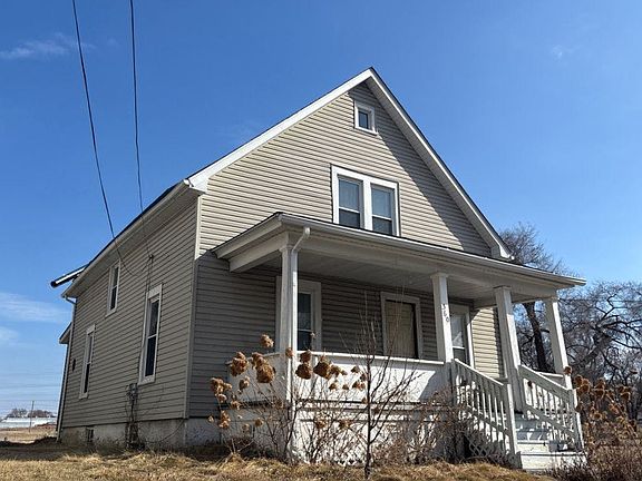 3rd image of 360 N Entrance Ave