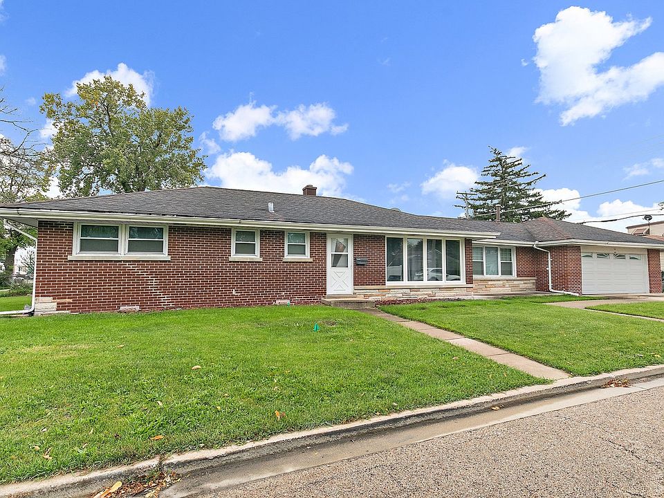 1st image of 1546 N Roberta Ave