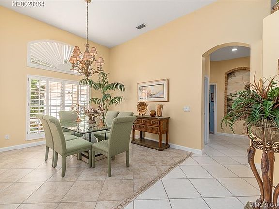 5th image of 2215 SW Bradford Pl