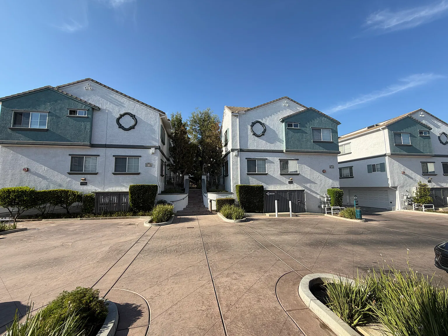 3 bed, 2.5 bath, 1280 sqft, $3,700 — Photo 1