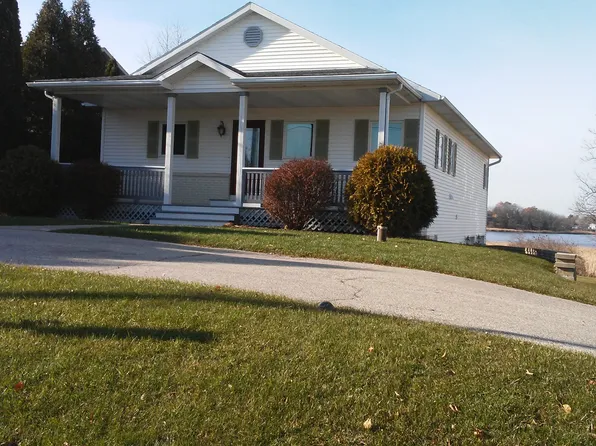 8650 226th Ave, Salem, WI 53168