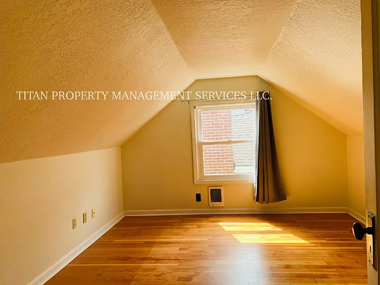 4819 NE 35th Pl #A — Photo 5