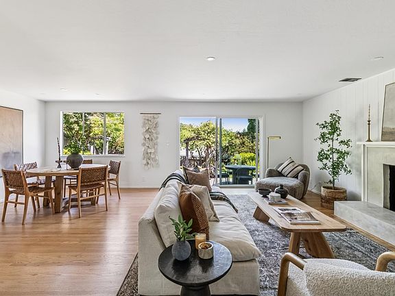 3rd image of 165 Lakeside Drive