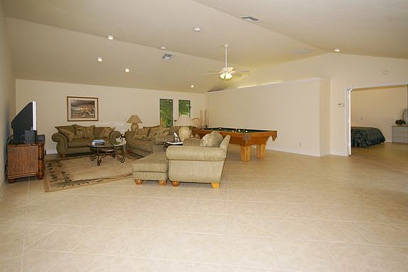 27'x23' Family Room