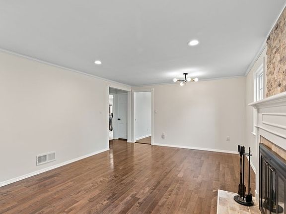 4th image of 30 Meisel Ave