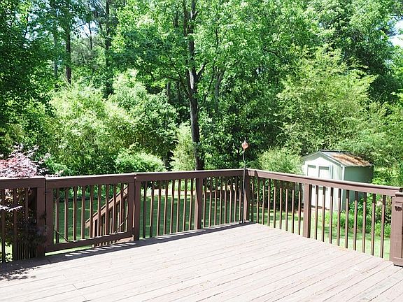 Great back deck, nice fenced yard.