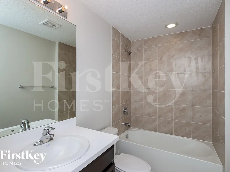 785 Coconut St SE — Photo 13