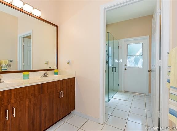 5th image of 1523 Lantana Dr