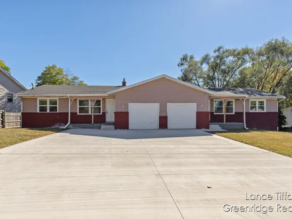 5897-5899 Christie Ave SE, Grand Rapids, MI 49508