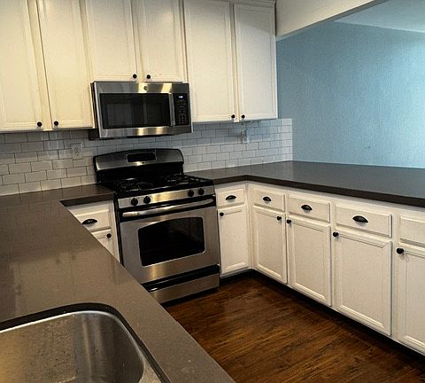 4th image of 2697 Regent Rd #1