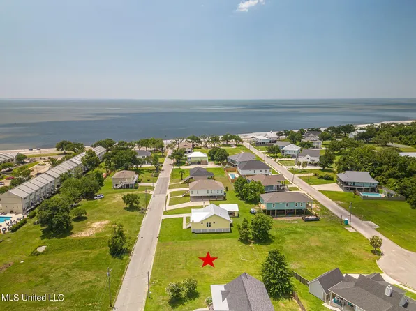 111 Runnels Ave, Long Beach, MS 39560