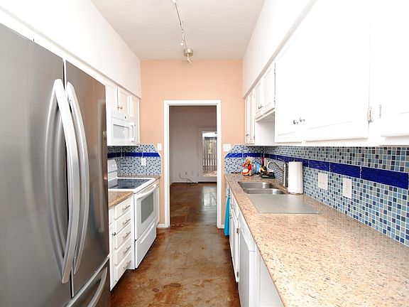 5th image of 3838 Lake St