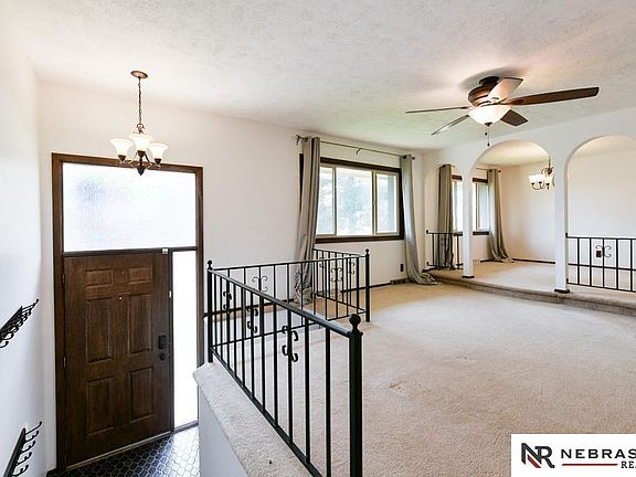 5th image of 806 Brenton Ave