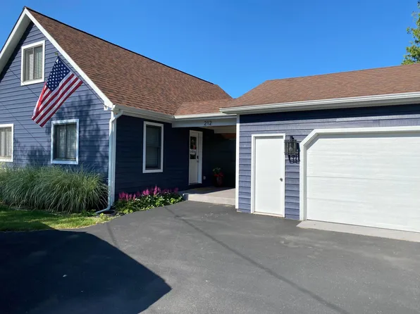 212 Rivershore Dr, Elk Rapids, MI 49629