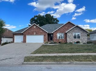 1428 S Eastland Ave, Springfield, MO 65802