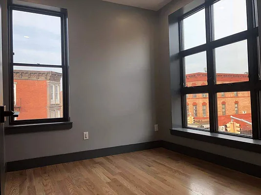 Rented by Premier Metro Realty Corp | media 20