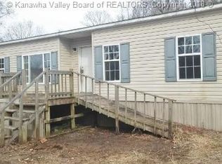 2580 Murraysville Rd, Ravenswood, WV 26164