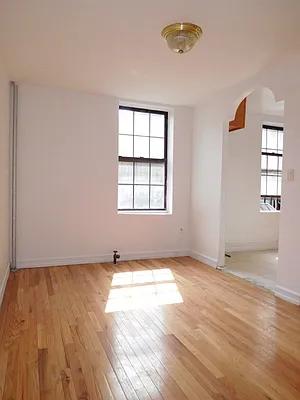 Rented by Bohemia Realty Group | media 10