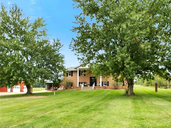 4025 Arrow Rd NW, Carrollton, OH 44615