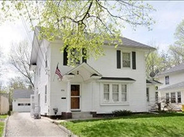 934 Homecrest Ave, Kalamazoo, MI 49001