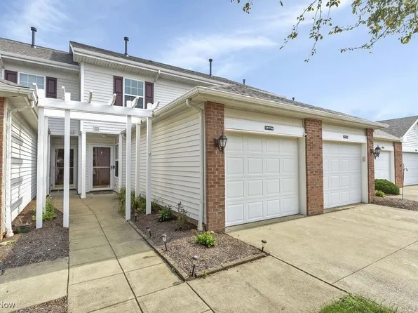 15790 Foxglove Ln, Middleburg Heights, OH 44130