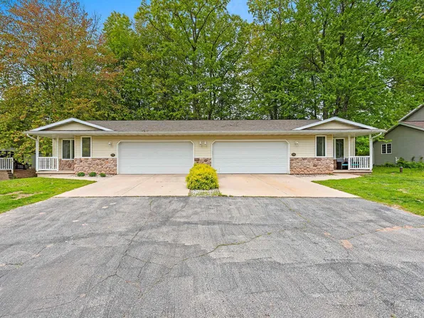 3657 S Timber Trl, Suamico, WI 54173