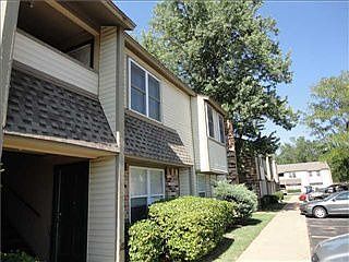 2nd image of 2168 W Brooks St APT C