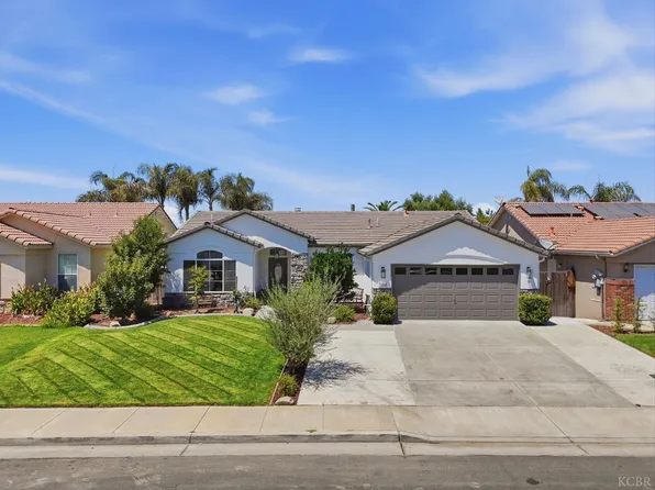 1070 W Sandstone Dr, Hanford, CA 93230