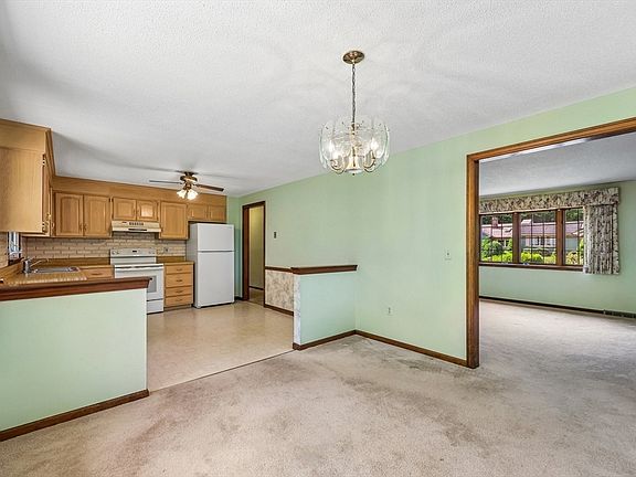 5th image of 60 Forest Hill Rd