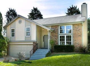 336 Reindeer Dr, Ballwin, MO 63021