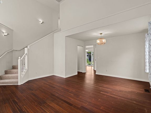 3rd image of 10923 SW Parkview Dr