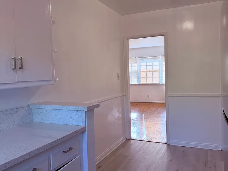 1380 Masselin Ave #6 — Photo 2