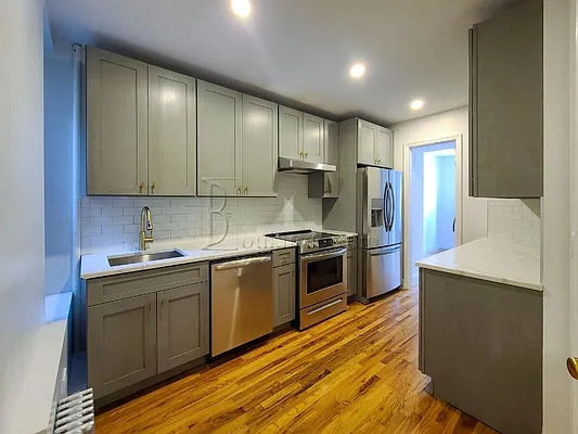 Rented by Bouklis Group | media 7