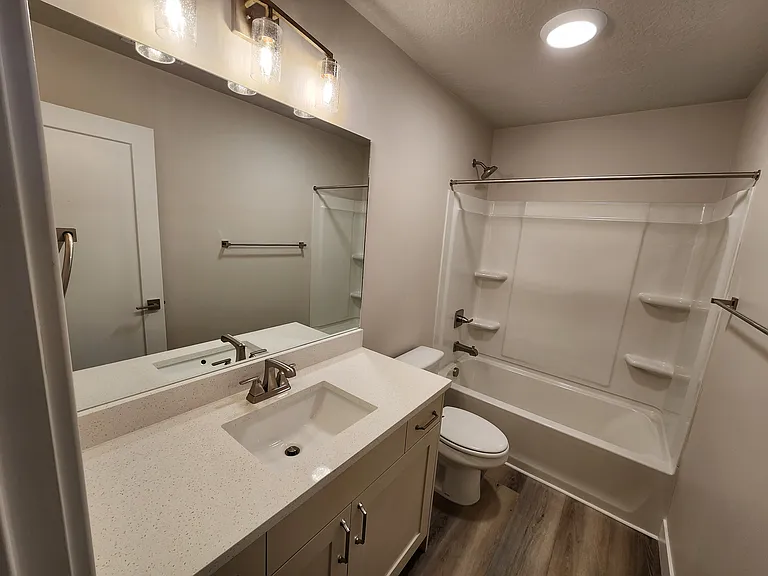 25 E Center St #87 — Photo 3