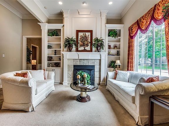 2nd image of 4528 Banyan Ln