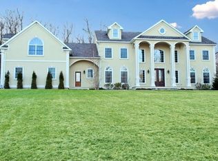 6 Trotting Rock Rd, Mahopac, NY 10541