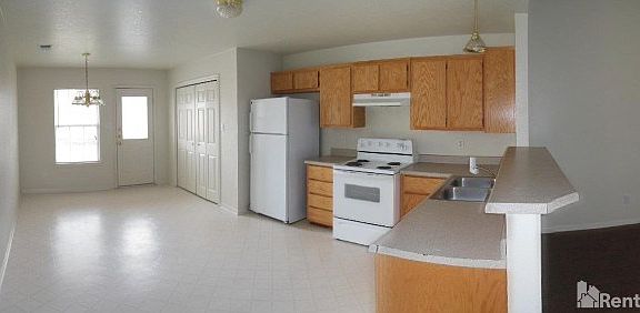 4th image of 3802 Pecos Ct Unit A
