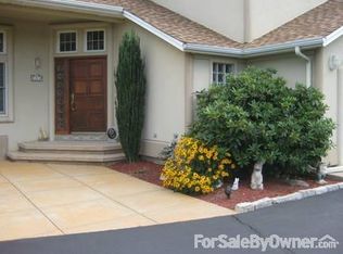 4 King Phillip Rd, Lincoln, RI 02865