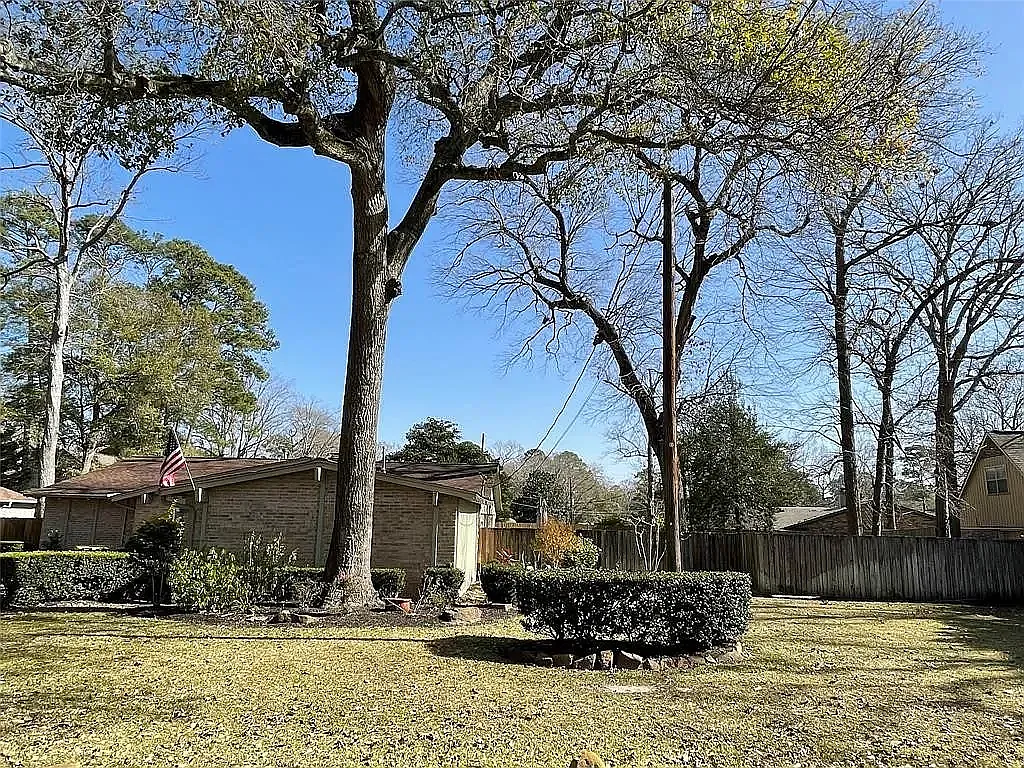 3 bed, 1950 sqft, $2,100 — Photo 1
