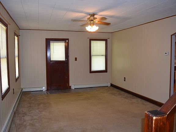 4th image of 100 Lincoln St