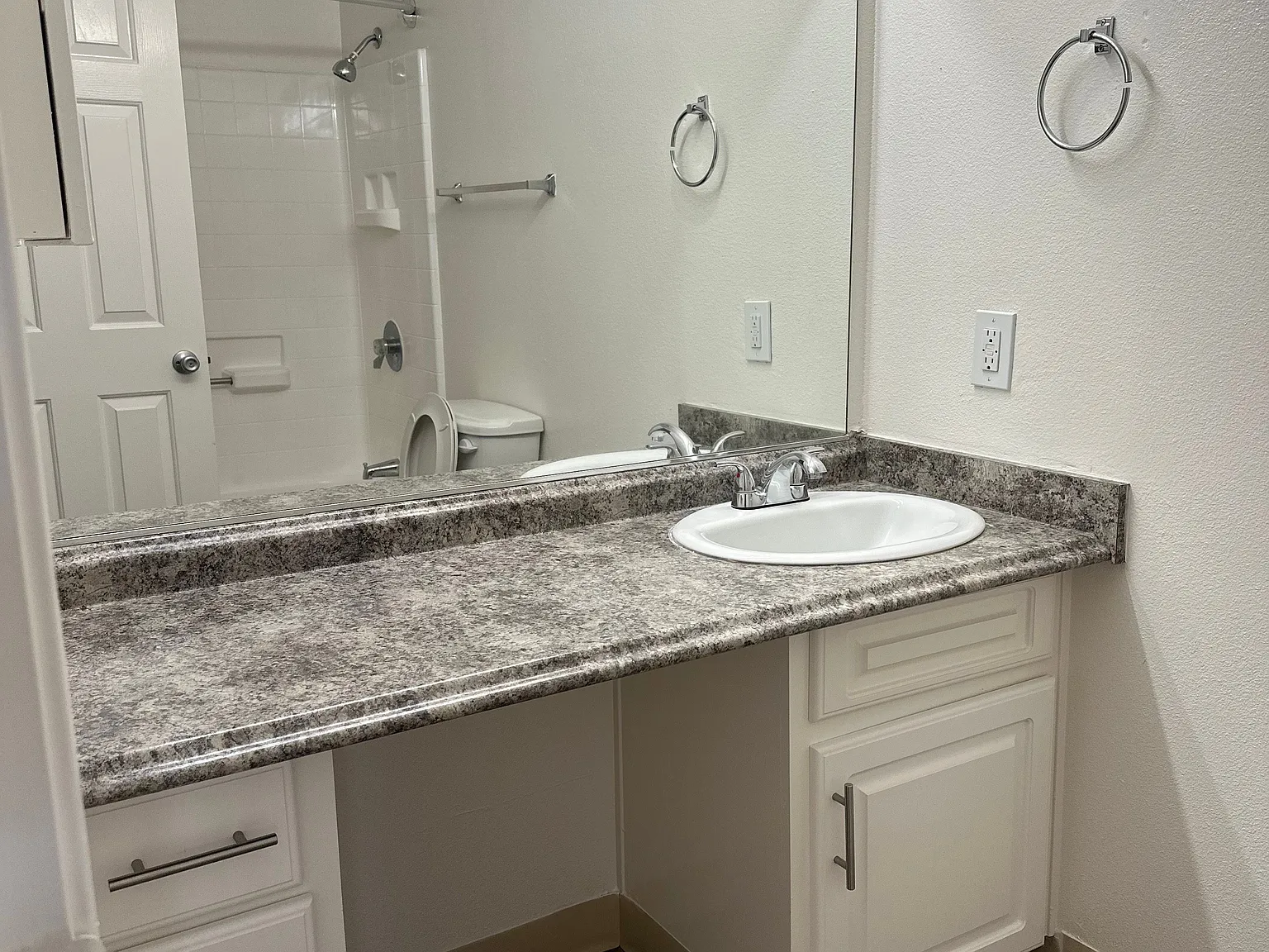 Pointe Townhomes — Photo 3
