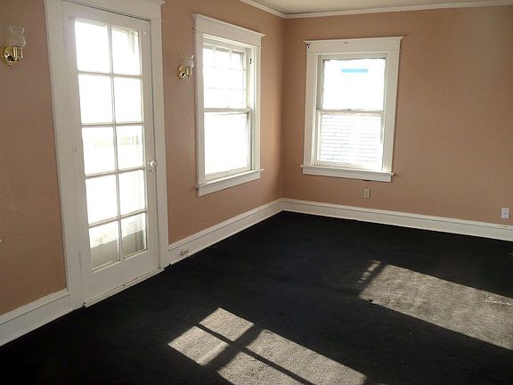 4th image of 3810 College Ave