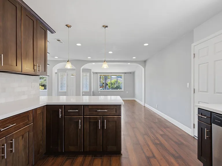 222 Indio Dr — Photo 13