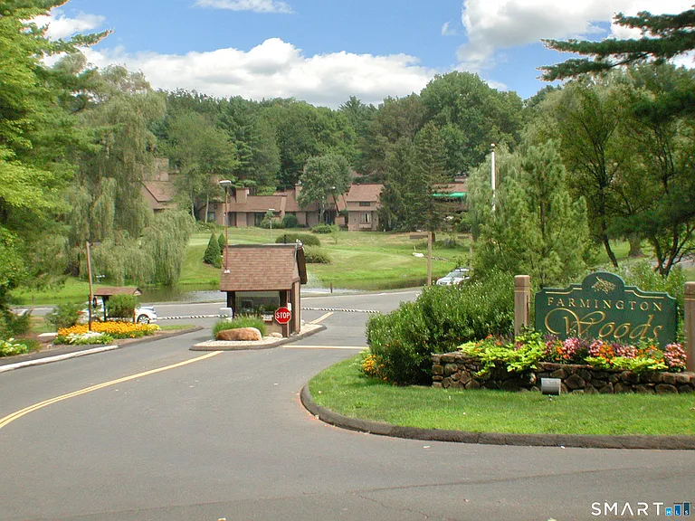 16 Applewood Ln #16 — Photo 38