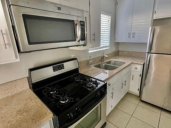 2nd image of 3372 Overland Ave #A