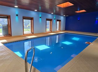 4 Blackberry Ln, North Caldwell, NJ 07006