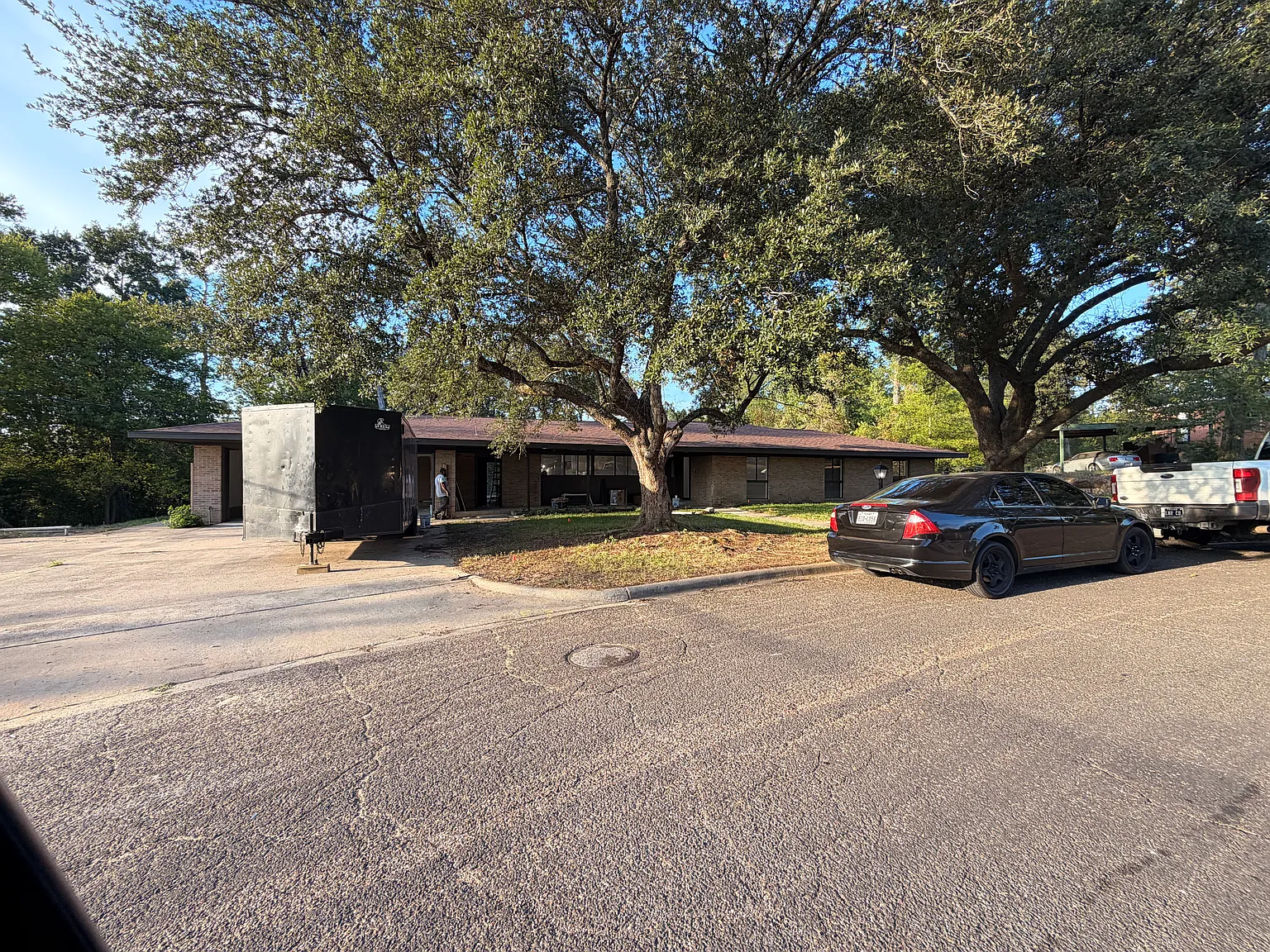 4 bed, 2600 sqft, $2,000 — Photo 1
