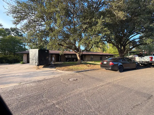 1604 Mustang Dr, Gladewater, TX 75647