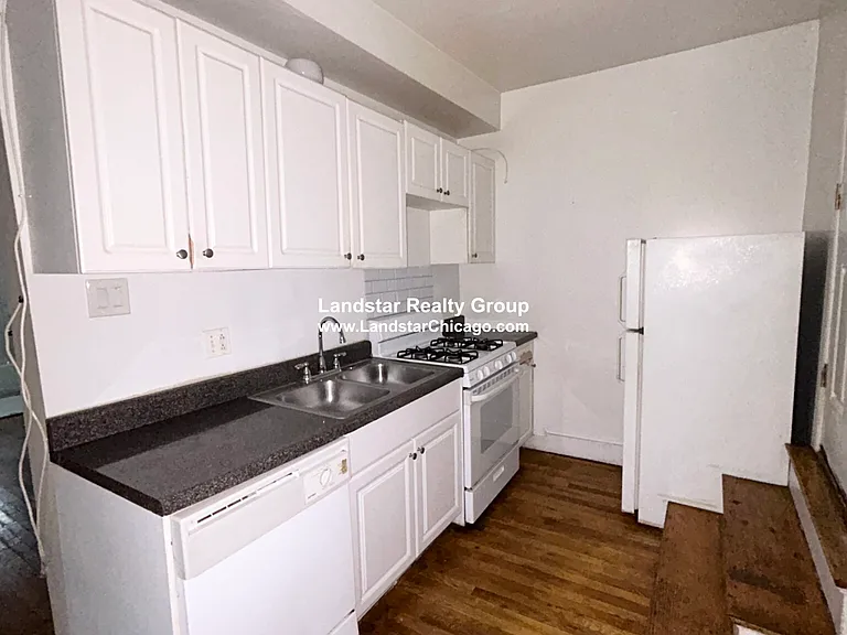 2859 W Berteau Ave #G — Photo 9